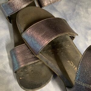 Vionics dark blue women’s orthopedic sandals size 8.5 very nice